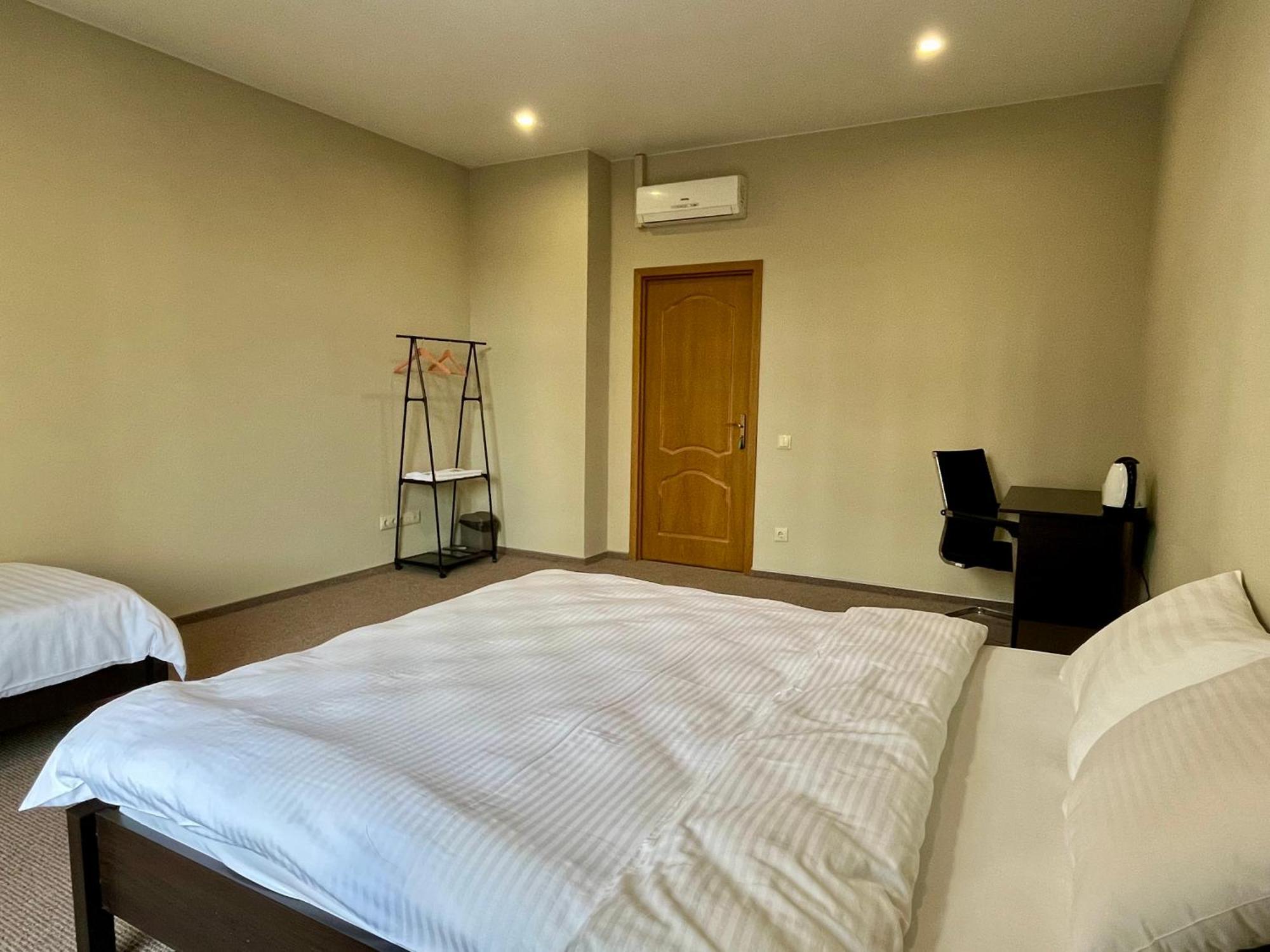 4Room Hostel 키예프 외부 사진