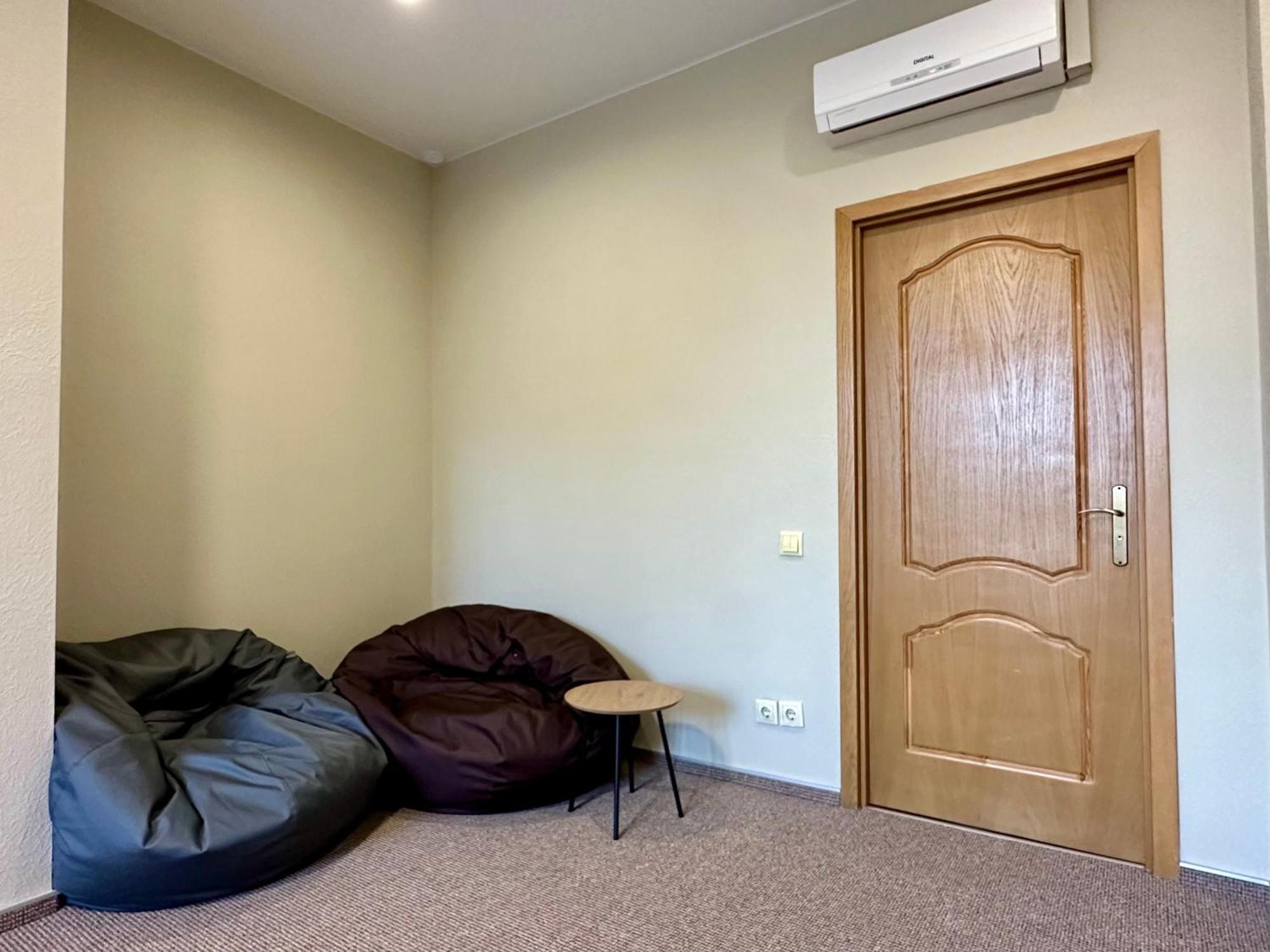 4Room Hostel 키예프 외부 사진